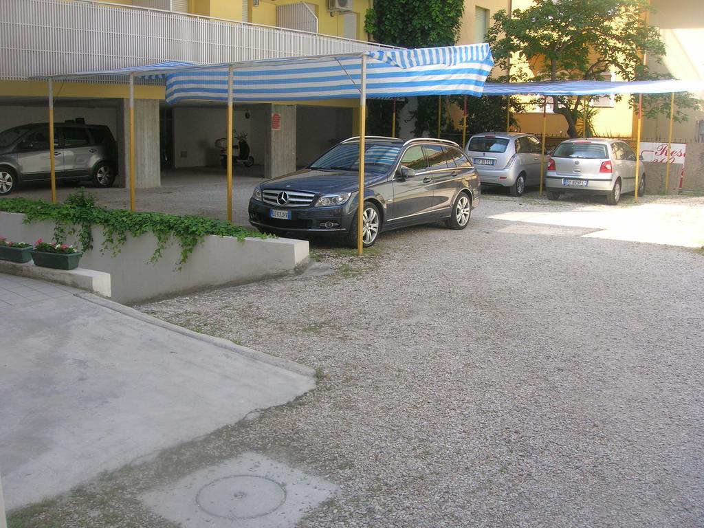 Residence Suisse Cattolica Luaran gambar