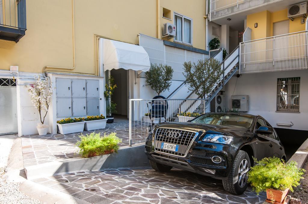 Residence Suisse Cattolica Luaran gambar